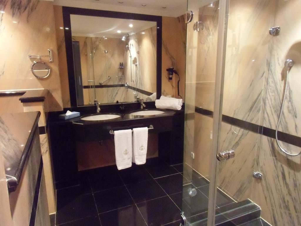 Las Dunas Suites & Apartments Estepona Oda fotoğraf